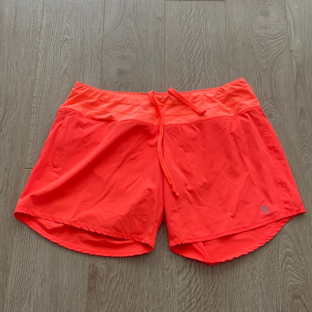 GUC 2017 oiselle Roga shorts, Size 8